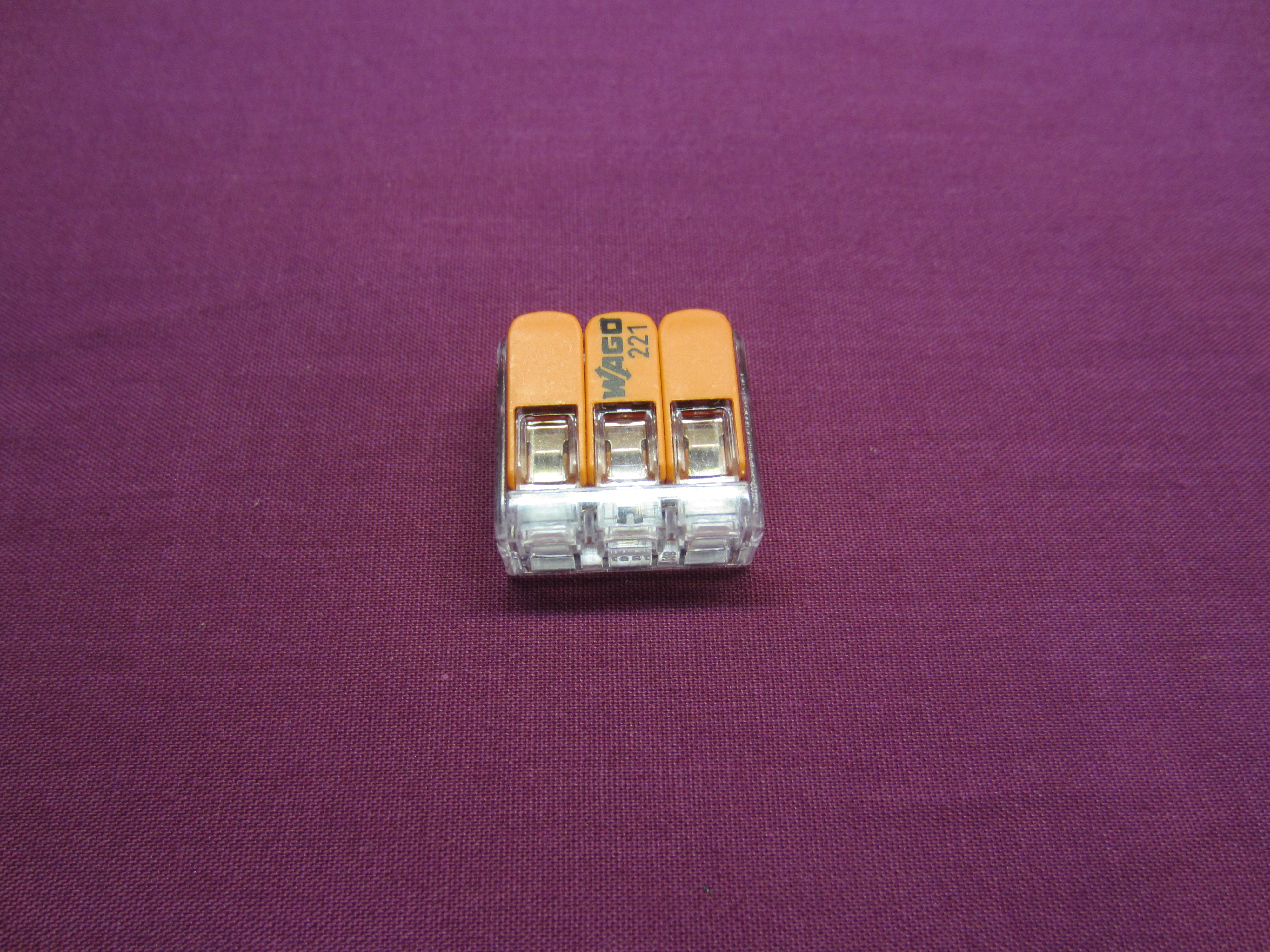 Wago 221-413 Splicing Connector, 3 conductors 